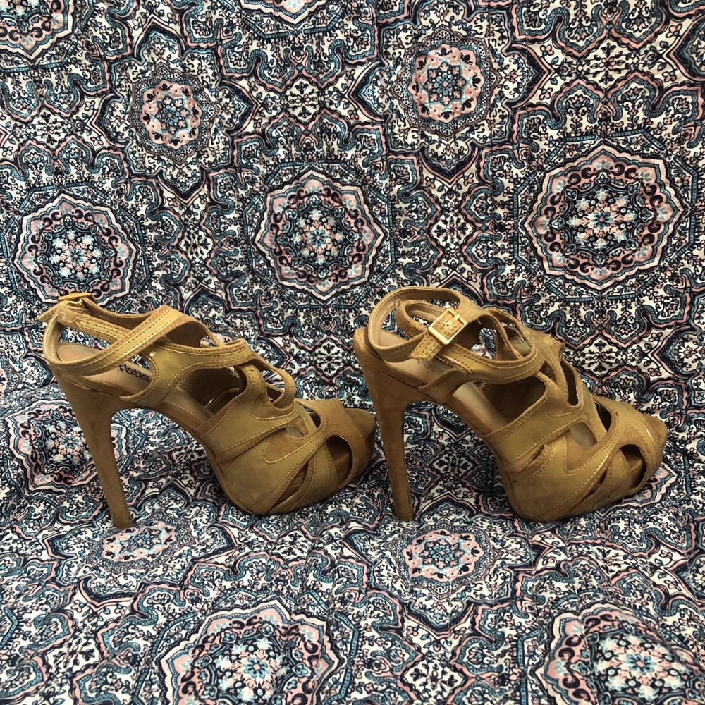 Brown heels - Picture 4 of 5